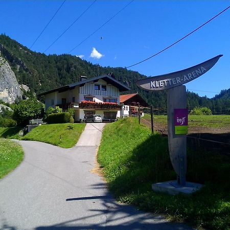 Haus Scholl Bed and Breakfast Nassereith Eksteriør billede