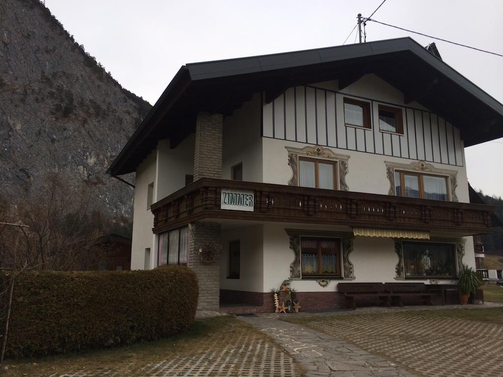 Haus Scholl Bed and Breakfast Nassereith Eksteriør billede