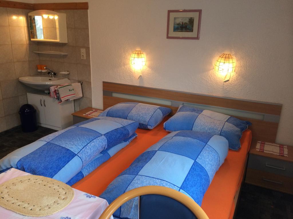 Haus Scholl Bed and Breakfast Nassereith Værelse billede