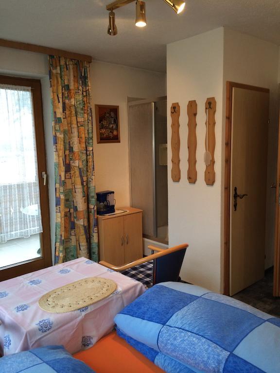 Haus Scholl Bed and Breakfast Nassereith Værelse billede